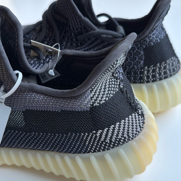 YEEZY Boost 350 V2 - Picture 2 of 7
